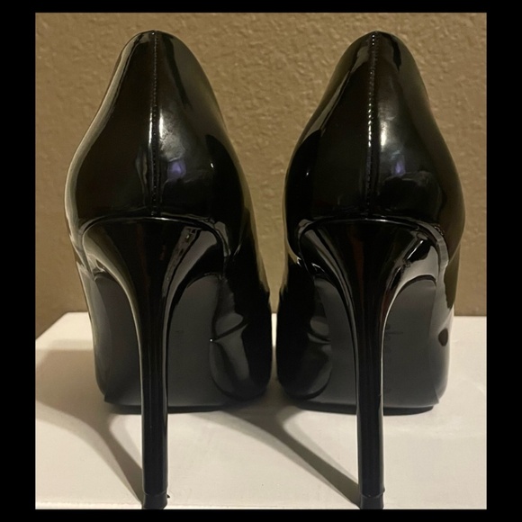 Charles by Charles David black patent pumps 7.5 - Picture 4 of 4